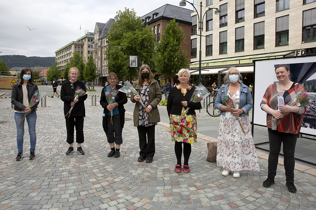 caption-participants